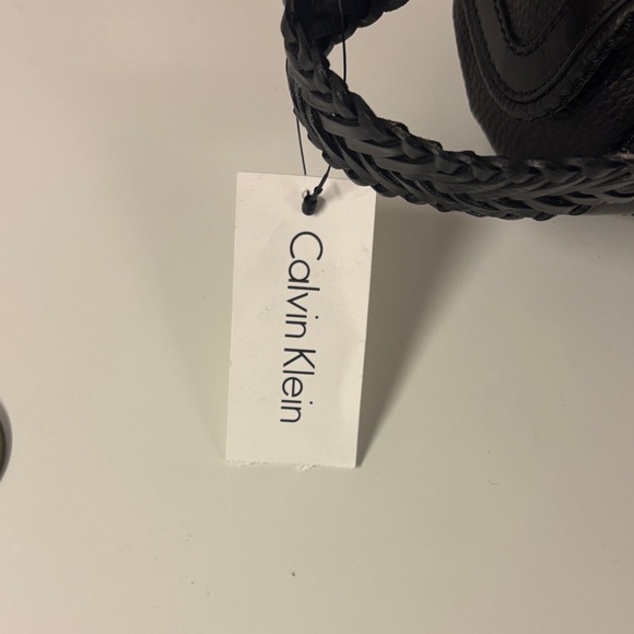 Black Leather Calvin Klein Shoulder Bag - Picture 2 of 9